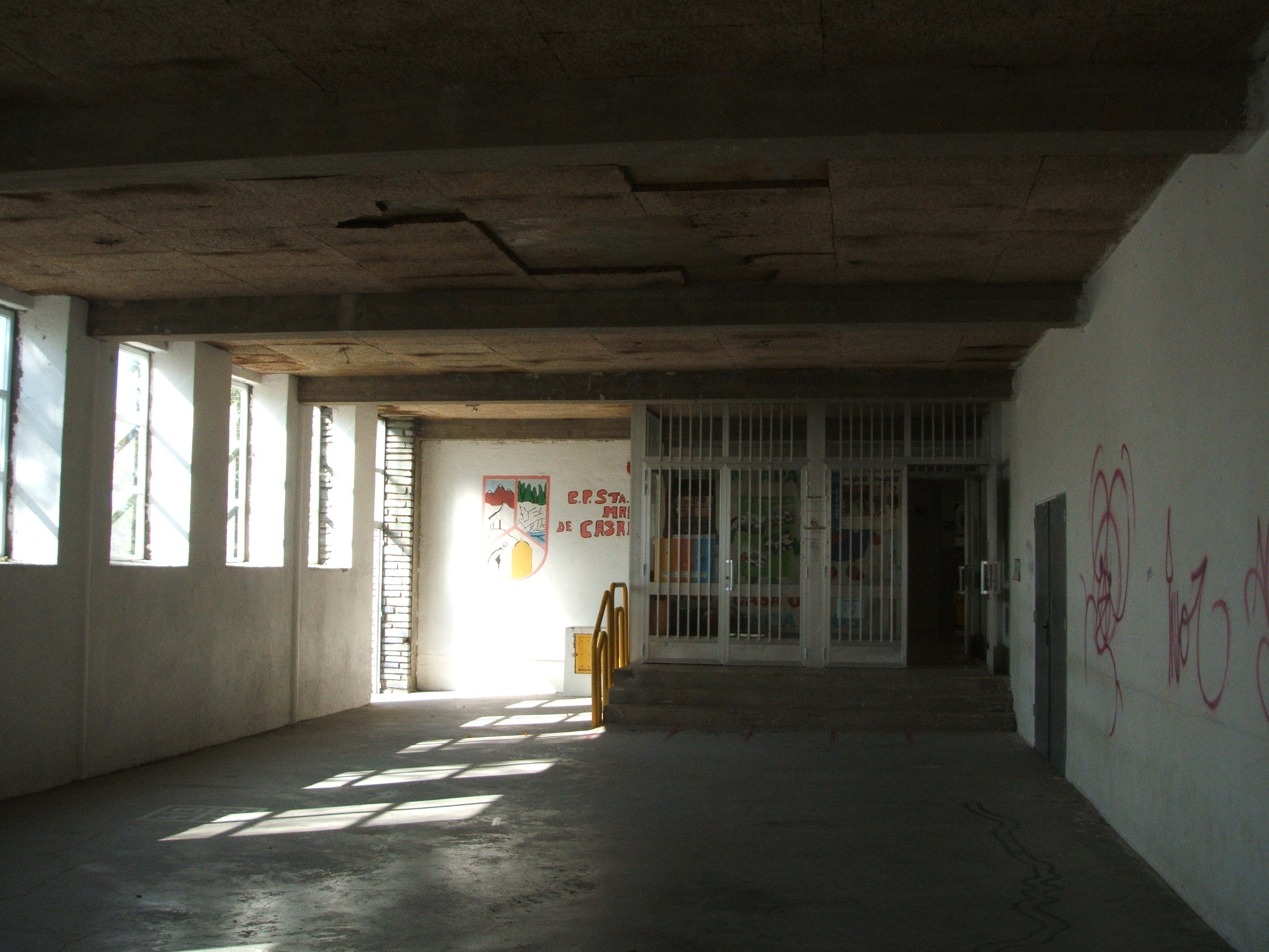 patio2.JPG (142623 bytes)