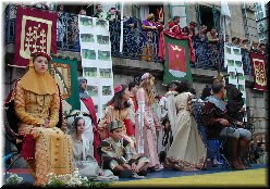 Os nobles prep&aacute;ranse para recibir os subditos