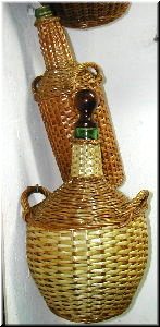 Botellas forradas de vimbio