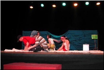 Un momento da actuaci&oacute;n