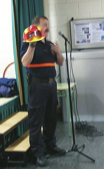 Casco utilizado nos incendios forestais