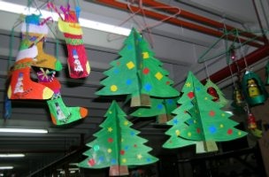 &Aacute;rbores e adornos