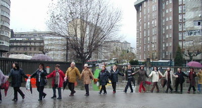 Cadea humana de pais