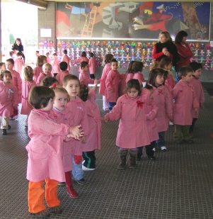 Os m&aacute;is cativos  saen a cantar