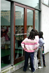 Lendo as instrucci&oacute;ns