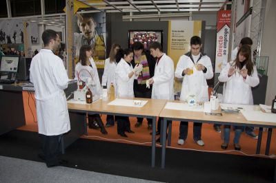 คลิ๊กเพื่อดูขนาดภาพเต็ม