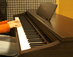 Piano El&eacute;ctrico