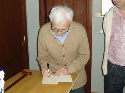 Hemen sakatu irudia tamaina osoan ikusteko