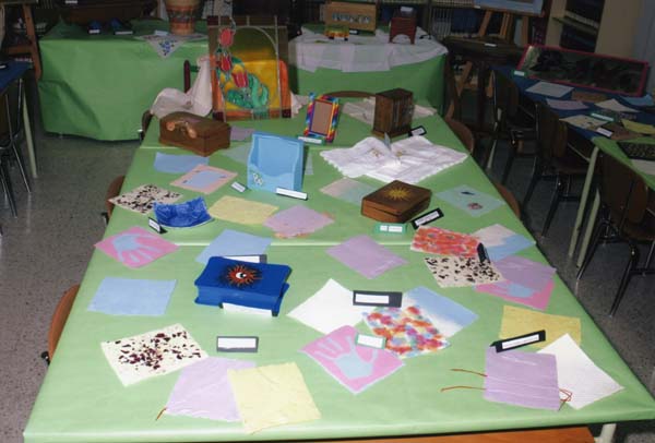 papel artesán e madeira decorativa