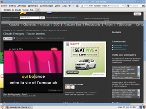 Cantando una canción del karaoke